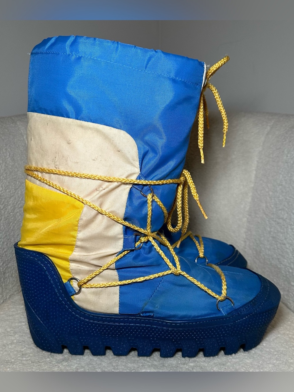 Vintage 80s Korean Moon Boots Blue Yellow White Lace Up Snow Boots Winter 7 8